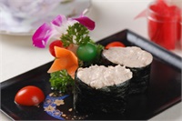 蟹肉沙拉壽司18元