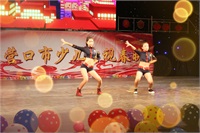 61節目名稱 CRAZY 選送單位 營口市炫舞藝術中心 指導教師 王璇 表演者 馮莉文 盧韻竹