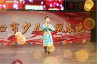 116節目名稱 草原童謠 選送單位 營口市實驗中學 指導教師 李杰 表演者 劉軒羽.jpg