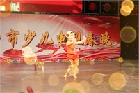 146節目名稱 妞妞看戲 選送單位 營口市丹丹藝校 指導教師 趙丹丹 表演者 任梓寧.jpg